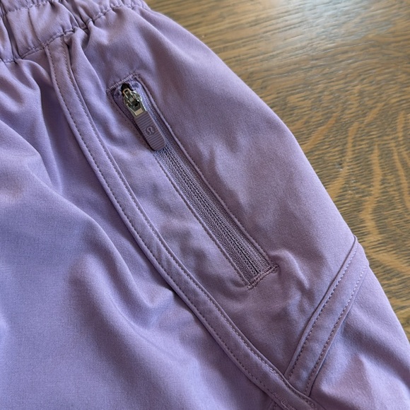 Lulu lemon short. Size 6 - Picture 2 of 4